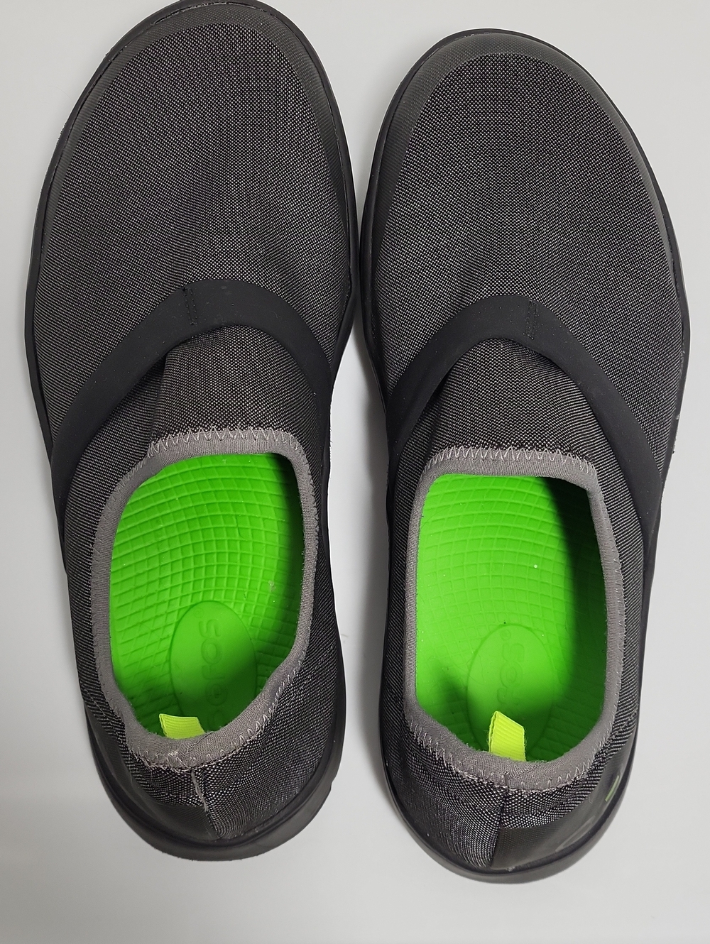 OOFOS Women's Black Recovery Oomg Slip-On Sneakers with Neon Green Insole Size 9